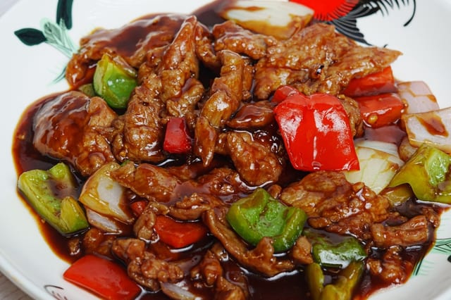 Pepper Steak (1 pan, 8 servings).