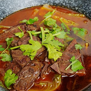 Beef Shank Egg Noodle Soup (dark broth) 牛腱汤面